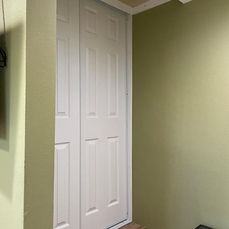 Private Room In La With Free Wifi And Tv With Shared Kitchen Los Angeles Exteriör bild